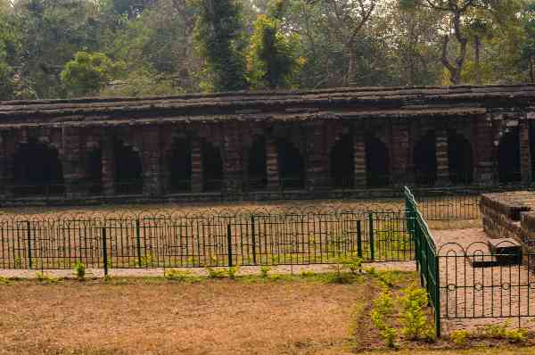 places near Moghalmari Bouddha Bihar, Moghalmari Excavation Site Road, Simulia Uttar Mongalmar, West Bengal, India